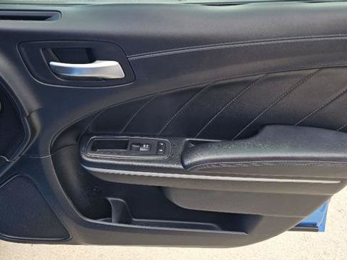Used 2019 Dodge Charger Scat Pack w/ Dynamics Package RWD image 25