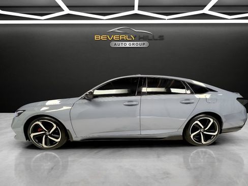 Used 2022 Honda Accord Sport image 2