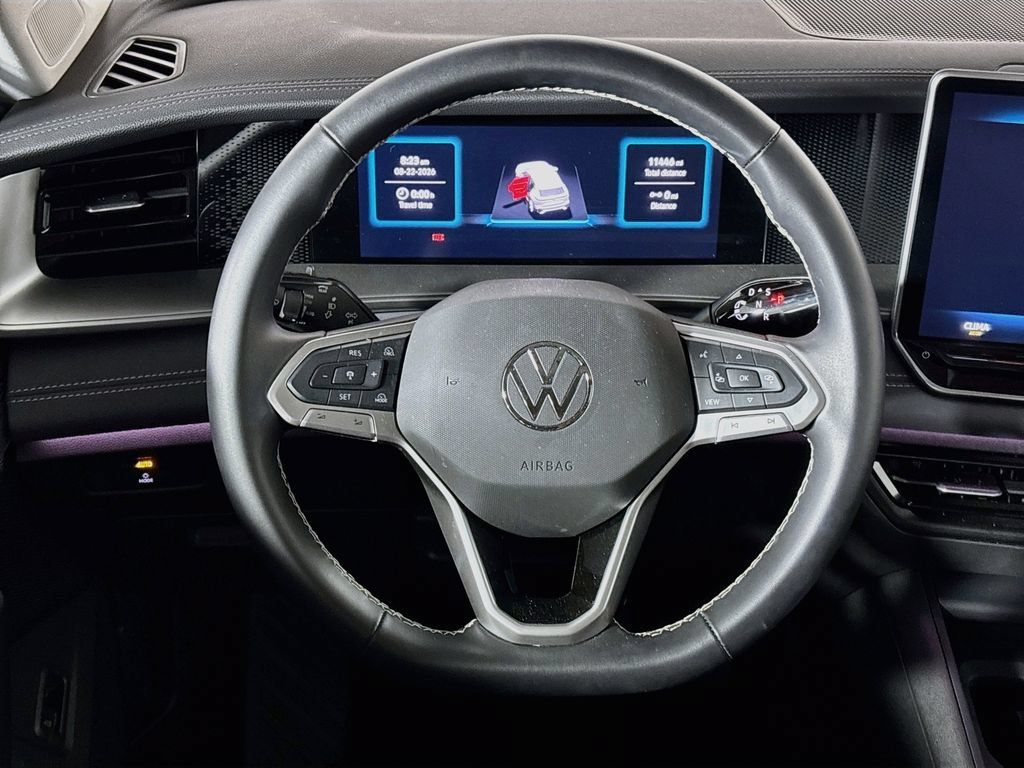 Certified 2025 Volkswagen Tiguan SE FWD image 14