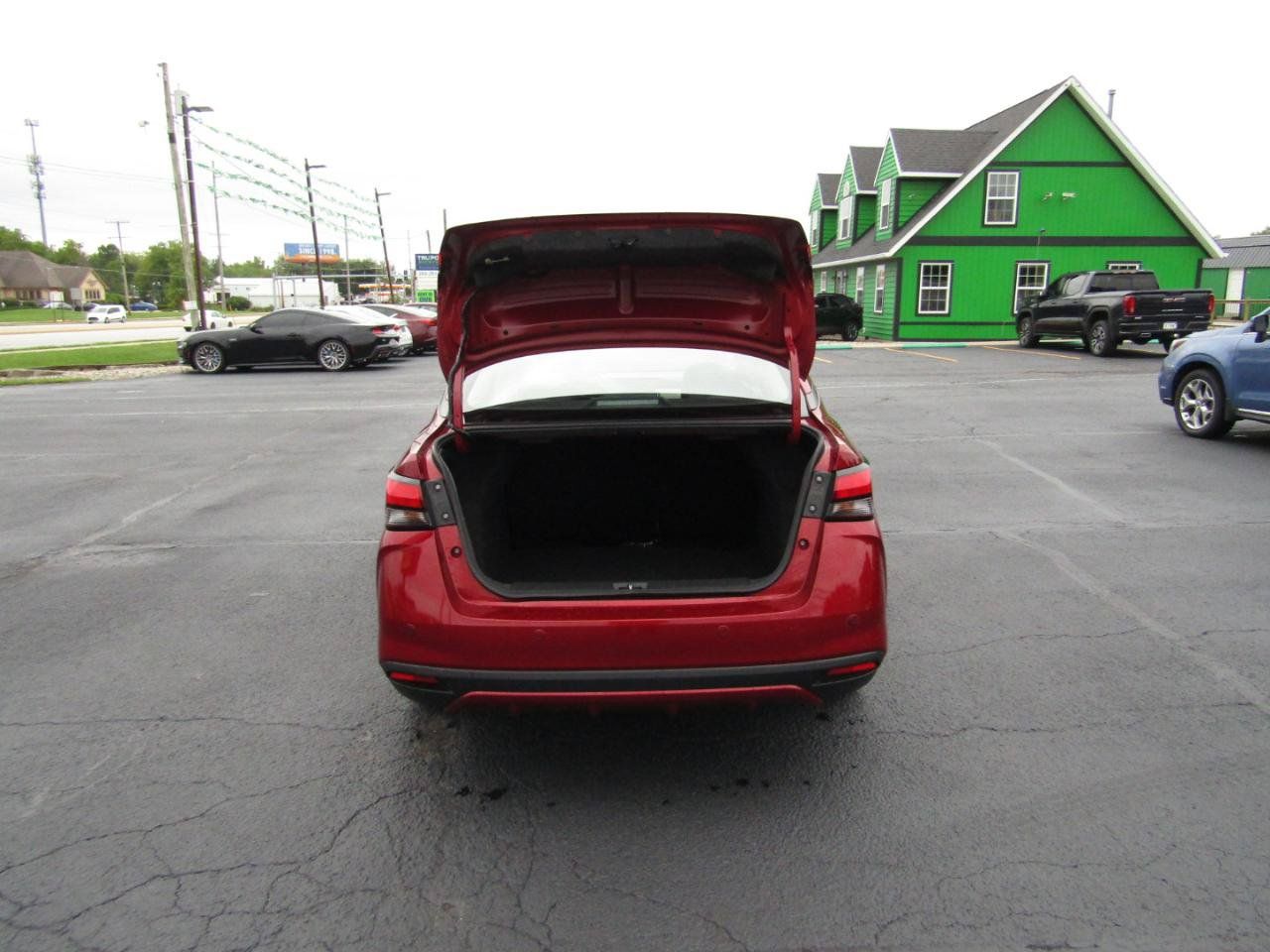 Used 2021 Nissan Versa SV FWD image 7