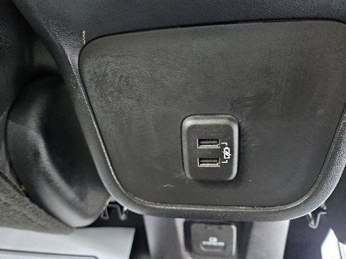 Used 2024 GMC Terrain SLT image 12