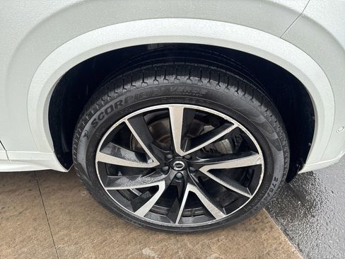 Certified 2023 Volvo XC90 B5 Plus w/ Protection Package Premier image 12