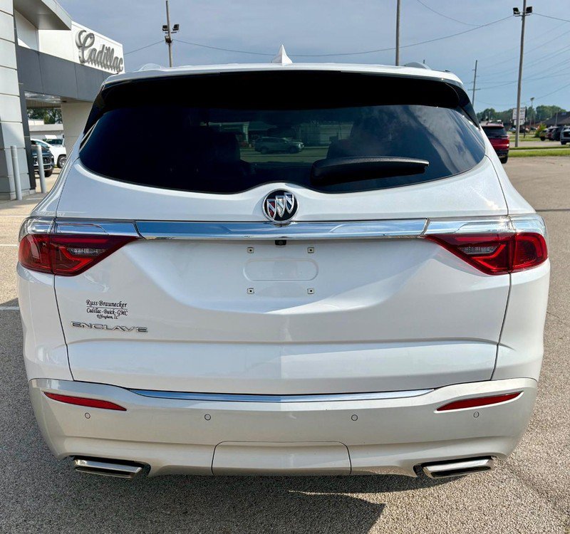 Used 2023 Buick Enclave Essence w/ Experience Buick Package FWD image 4