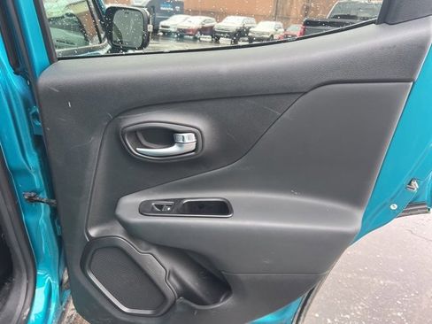 Used 2022 Jeep Renegade Limited image 12