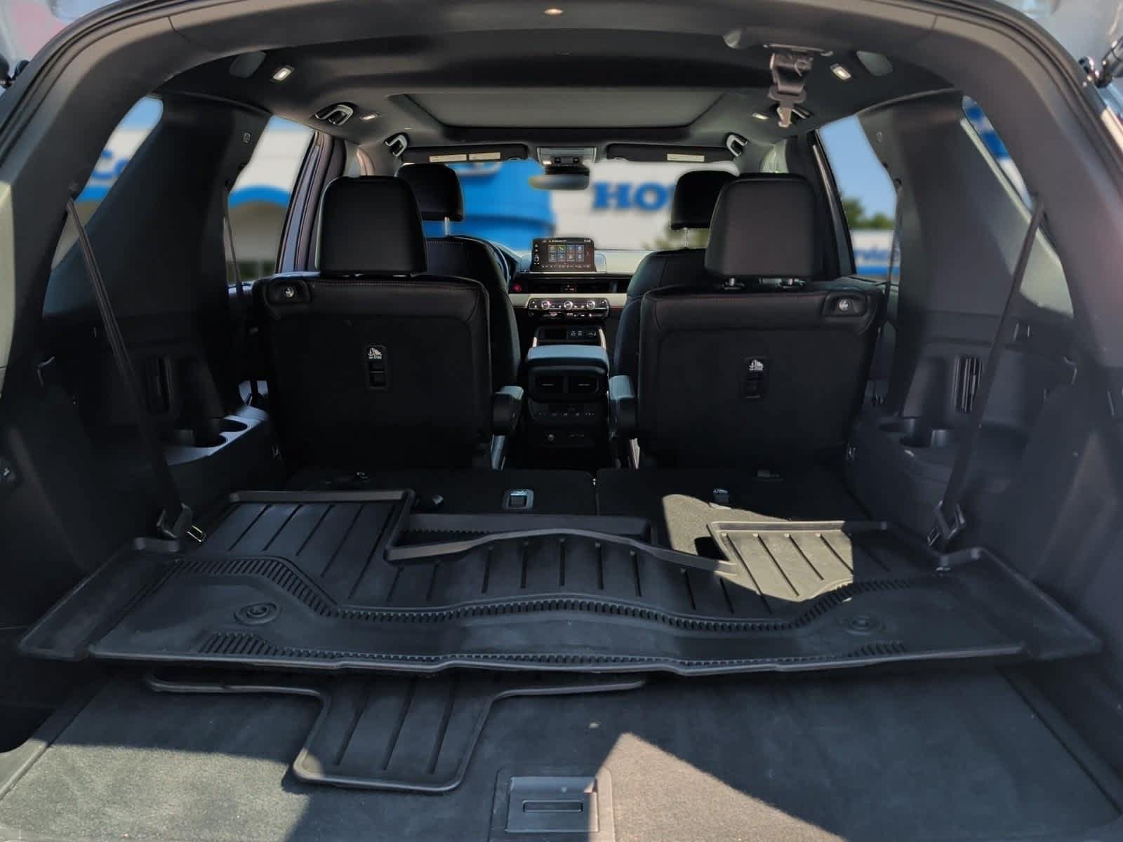 Used 2025 Honda Pilot TrailSport image 33