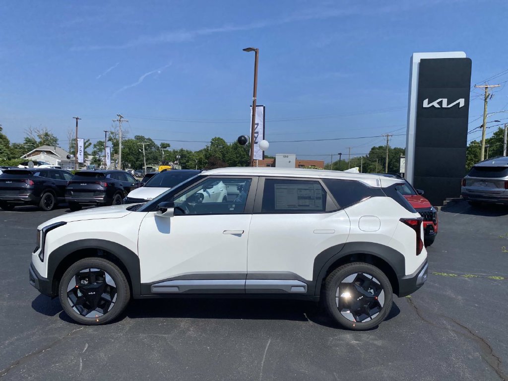 Used 2027 Kia Seltos S AWD/4WD image 2