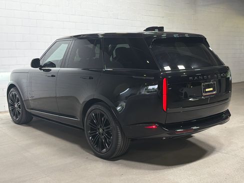 Used 2025 Land Rover Range Rover Autobiography AWD/4WD image 3