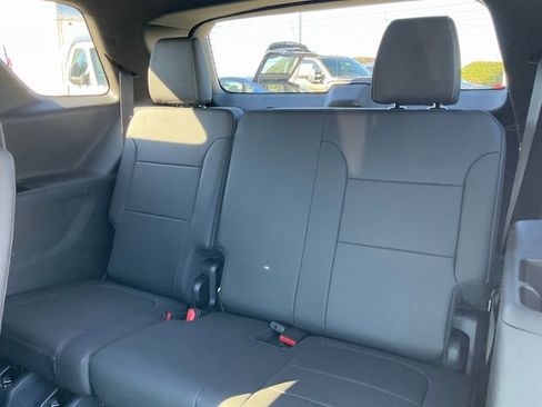Used 2023 Chevrolet Traverse LT w/ LPO, Floor Liner Package image 16