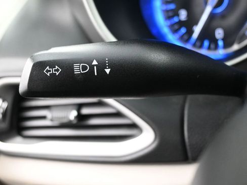 Used 2022 Chrysler Pacifica Touring-L FWD image 23