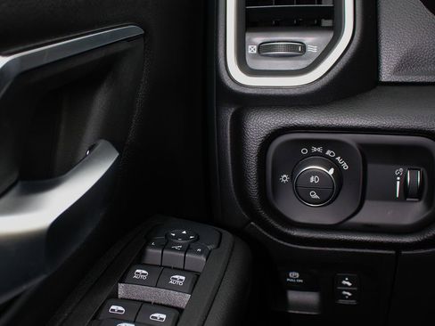 New 2025 RAM 1500 Big Horn image 12