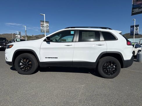 New 2023 Jeep Cherokee Altitude Lux image 4