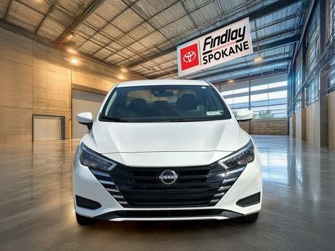 Used 2025 Nissan Versa SV FWD image 2