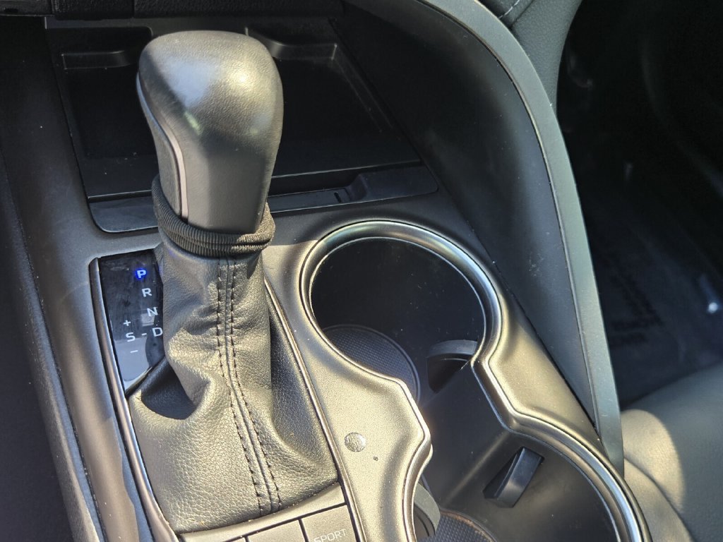 Used 2022 Toyota Camry SE w/ Audio Upgrade Package FWD image 20