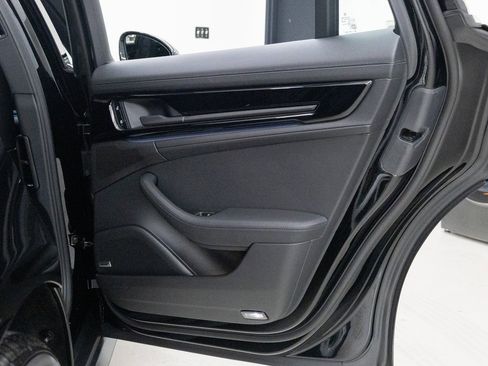 New 2025 Porsche Panamera 4 image 24