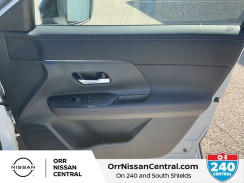 New 2026 Nissan Kicks SR FWD image 10