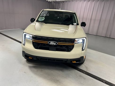 Used 2025 Ford Maverick Tremor AWD/4WD image 2