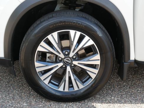 Certified 2023 Nissan Rogue SV AWD/4WD image 15