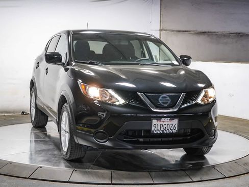 Used 2019 Nissan Rogue Sport S w/ Appearance Package image 2