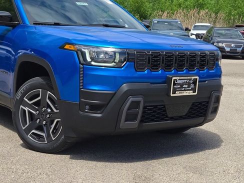 New 2026 Jeep Cherokee Laredo AWD/4WD image 2