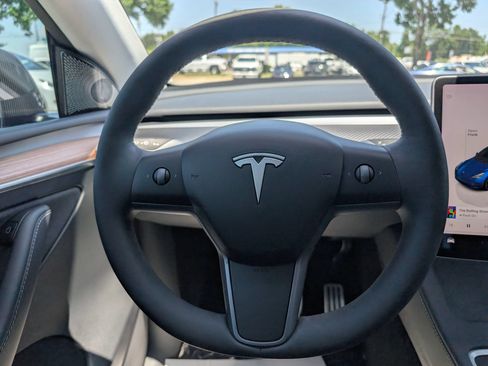 Used 2023 Tesla Model Y Performance AWD/4WD image 18