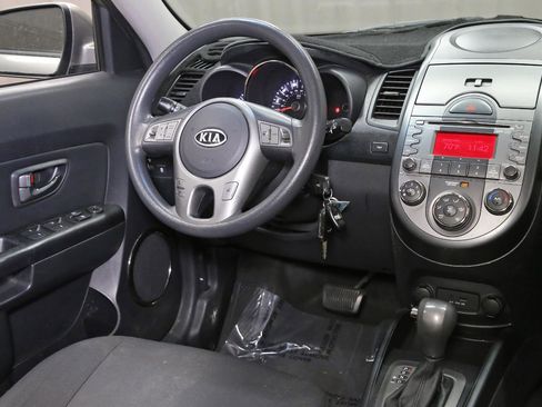 Used 2011 Kia Soul + image 5