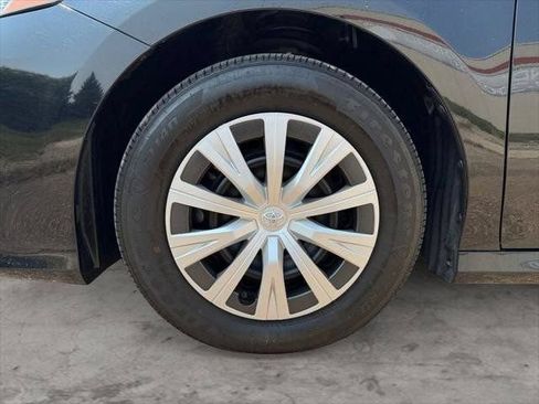 Used 2019 Toyota Camry LE FWD image 40