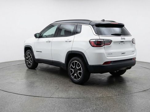 Used 2025 Jeep Compass Trailhawk w/ Trailer Tow Group AWD/4WD image 6