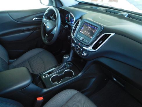 Used 2020 Chevrolet Equinox LT image 17