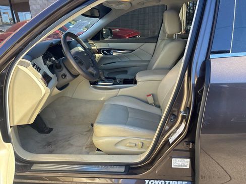 Used 2016 INFINITI Q70 Hybrid image 9