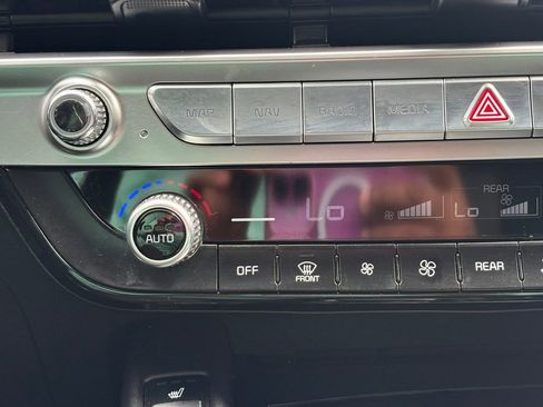 Used 2024 Kia Telluride S FWD image 26