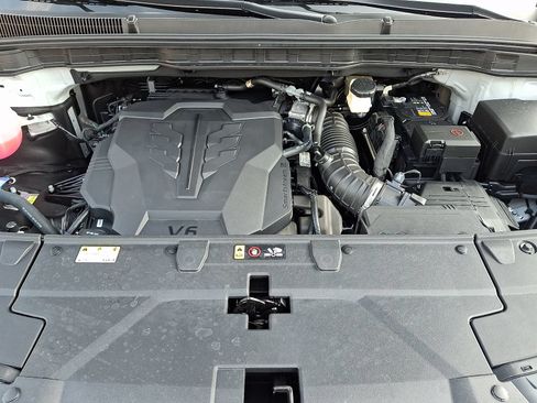 Used 2026 Kia Carnival EX FWD image 28