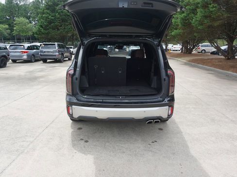Used 2024 Kia Telluride EX w/ EX Captain's Chair Package FWD image 18