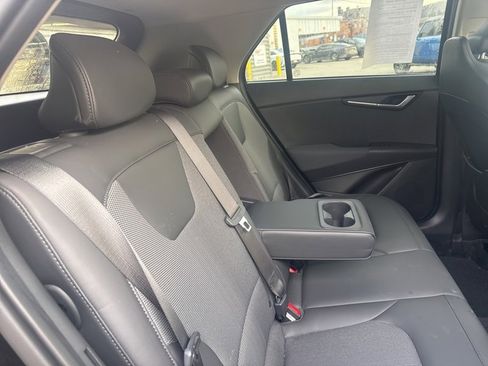 Used 2023 Kia Niro EX Touring image 8