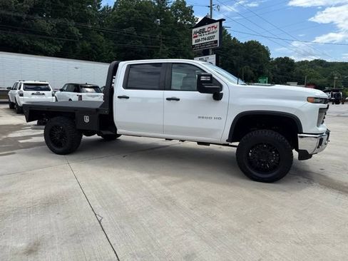 Used 2024 Chevrolet Silverado 2500 W/T w/ WT Convenience Package AWD/4WD image 3