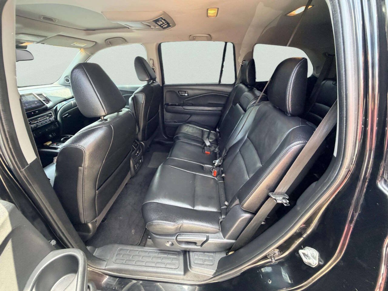 Used 2018 Honda Pilot Touring image 24