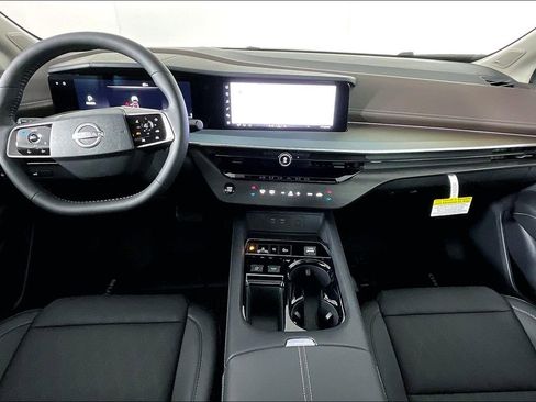 Used 2025 Nissan Murano Platinum w/ Cargo Package image 2