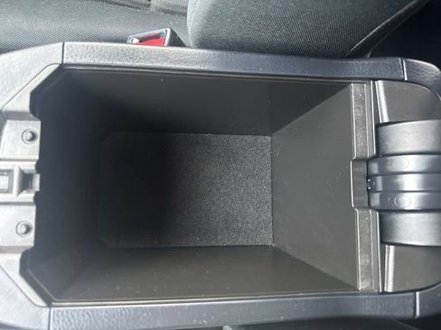 Used 2016 Toyota RAV4 LE AWD/4WD image 24