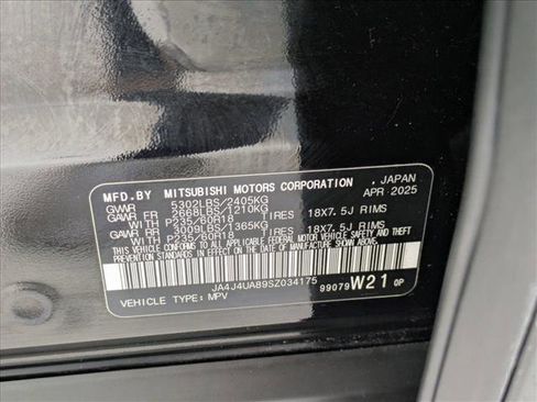 Used 2025 Mitsubishi Outlander ES AWD/4WD image 23