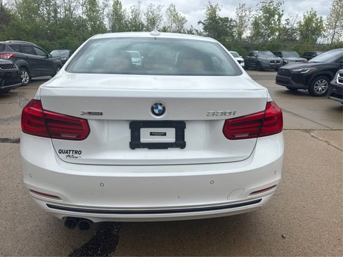 Used 2018 BMW 330i xDrive Sedan AWD/4WD image 14