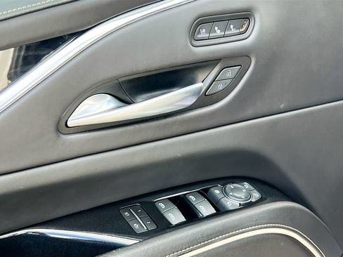 Used 2024 Cadillac Escalade V AWD/4WD image 12