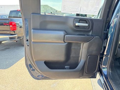 Used 2022 Chevrolet Silverado 2500 Custom w/ Custom Convenience Package AWD/4WD image 17