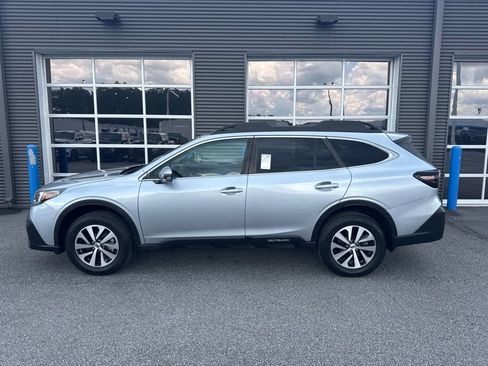 Used 2020 Subaru Outback Premium AWD/4WD image 2