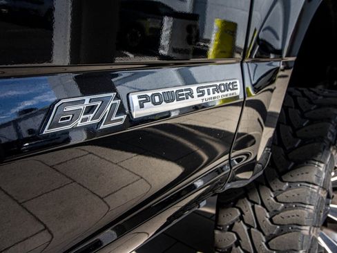 Used 2017 Ford F250 XLT w/ XLT Premium Package image 20