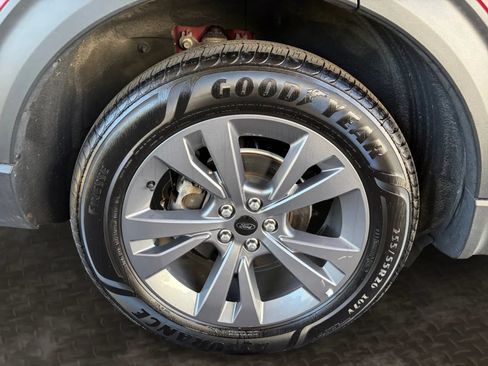 Used 2023 Ford Explorer XLT w/ Equipment Group 202A AWD/4WD image 43