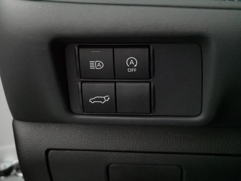 Used 2024 Toyota Highlander LE image 29