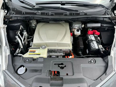 Used 2017 Nissan Leaf SL image 19