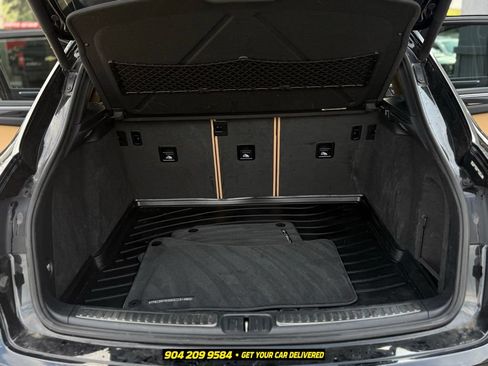 Used 2018 Porsche Macan AWD/4WD image 26