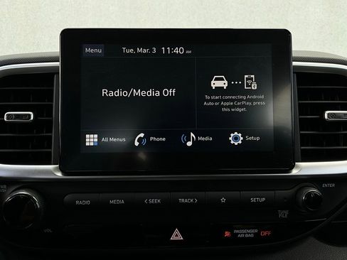 Used 2025 Hyundai Venue SEL image 29