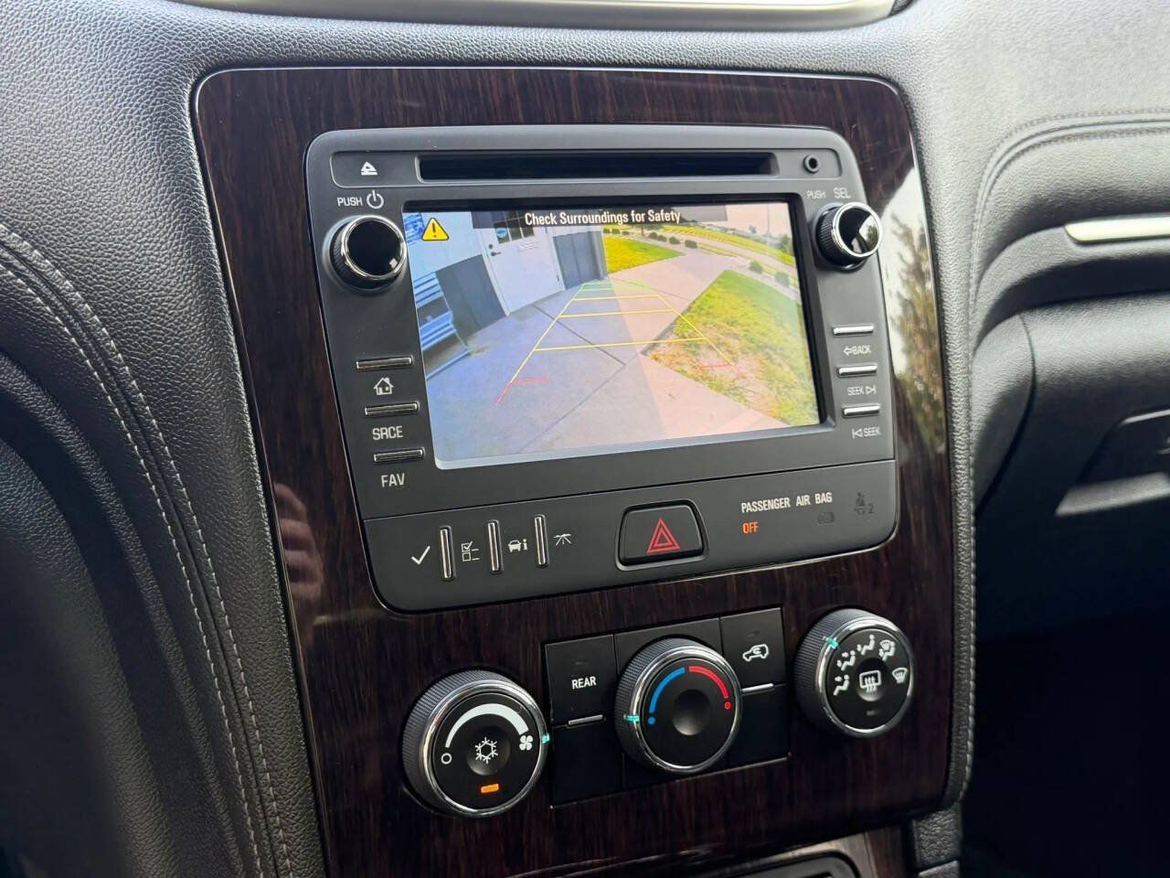 Used 2015 Chevrolet Traverse LT FWD image 13