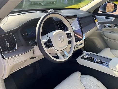 New 2026 Volvo XC90 T8 Ultra w/ Protection Package Premier image 31